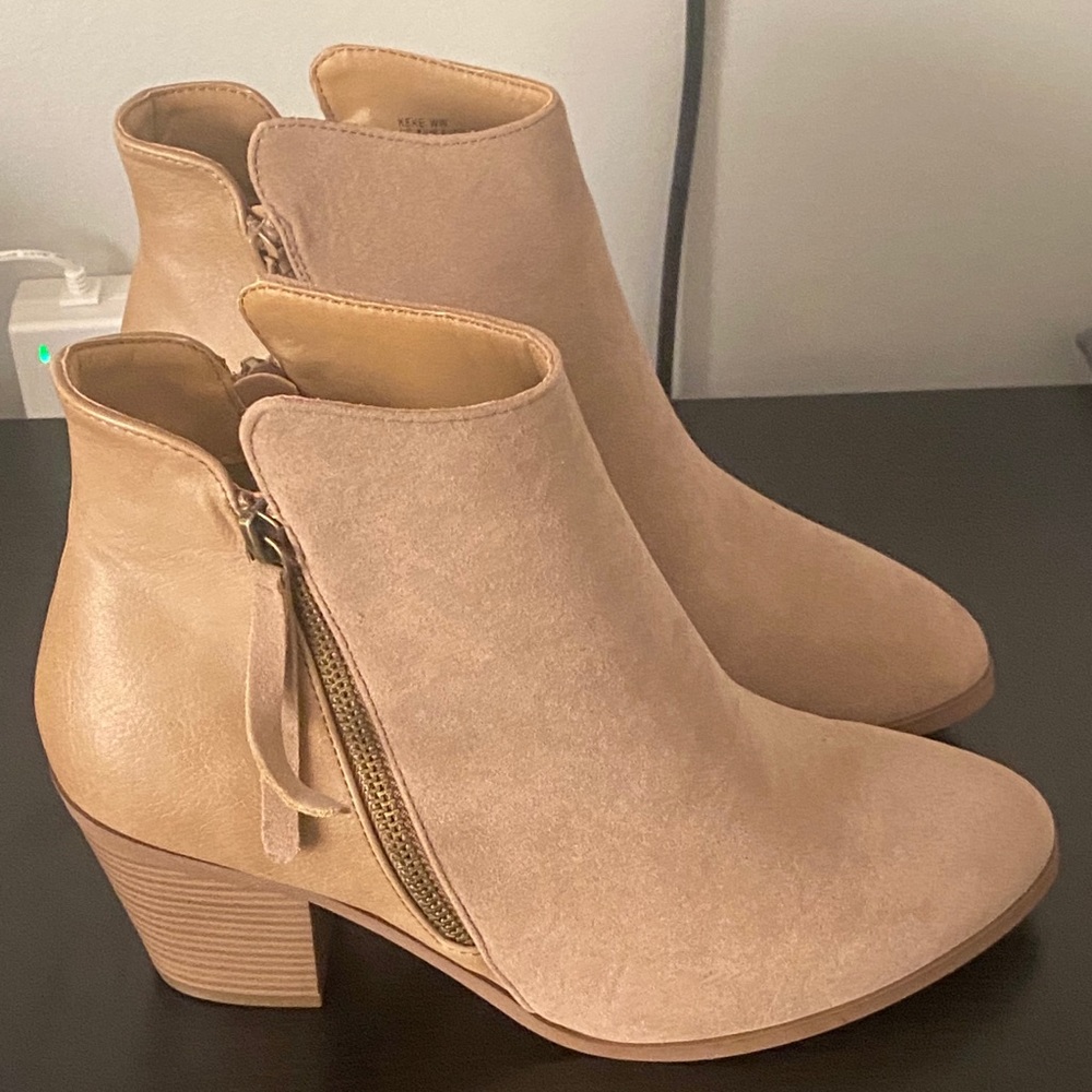 New never worn JustFab Boots